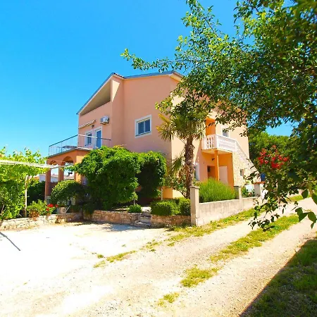 Apartament Valbandon 1008