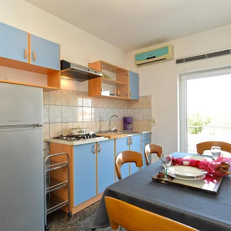 Apartments Valbandon 1008 *