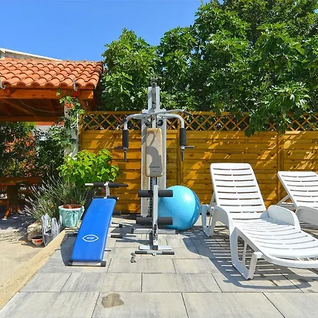 Apartments Valbandon 1008 *