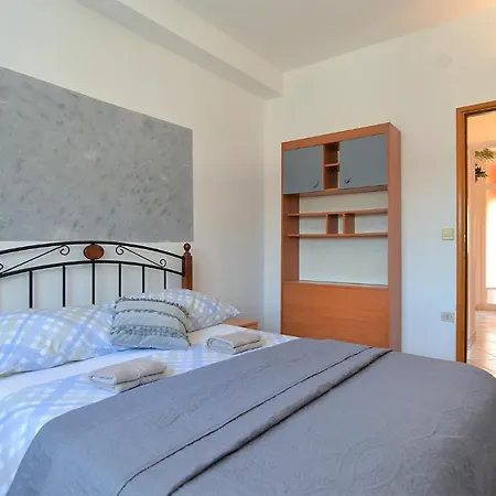 Apartments Valbandon 1008 Apartment *