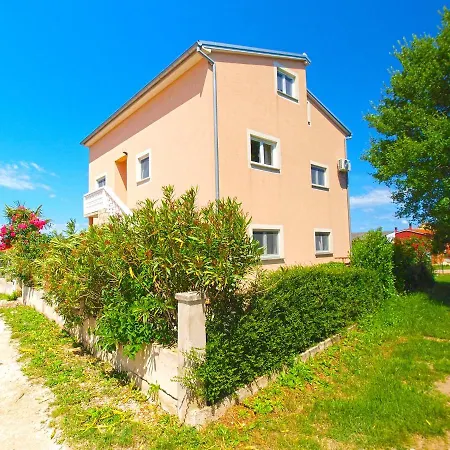 Apartments Valbandon 1008 *