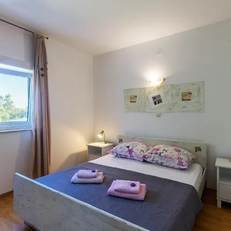 Apartments Valbandon 1008