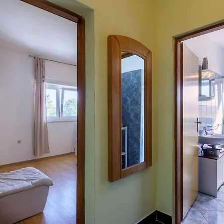 Apartments Valbandon 1008 *