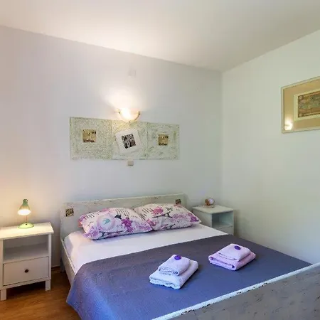 Apartments Valbandon 1008