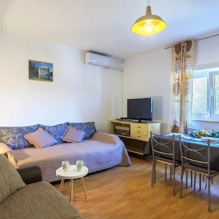 Apartamento Valbandon 1008 *