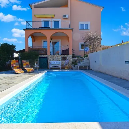 Apartments Valbandon 1008